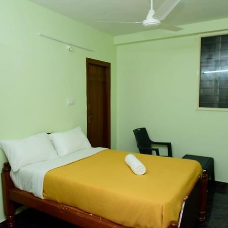 Lotus Inn Bangalore Buitenkant foto
